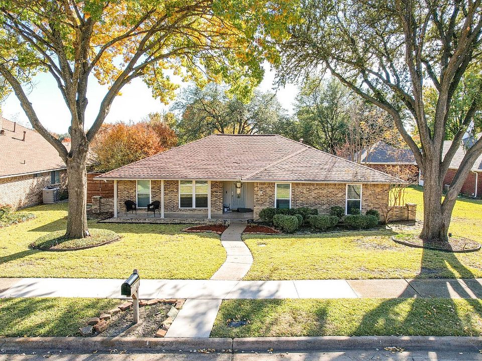 Front exterior of 1402 Stoneboro Lane
