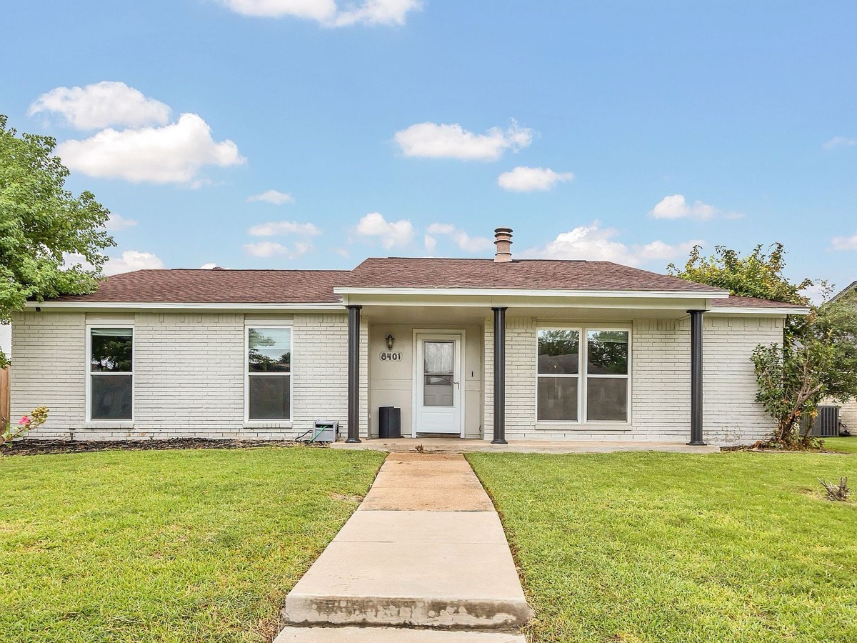 8401 Woodside Rd, Rowlett, TX — exterior, listed by Sean Parsons